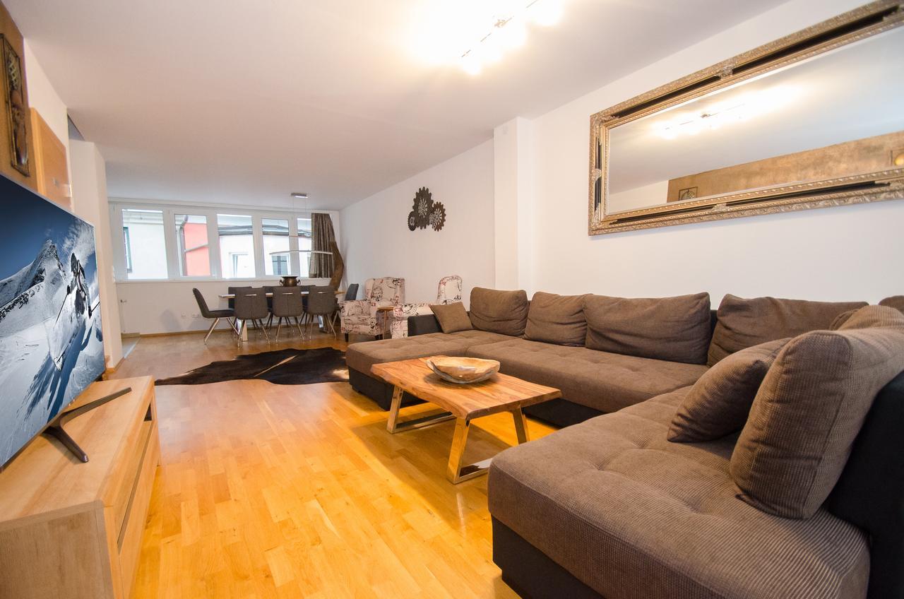 Penthouse Seven By All In One Apartments Цел ам Зее Екстериор снимка