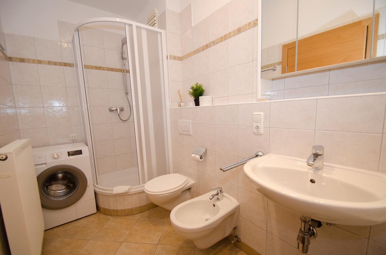 Penthouse Seven By All In One Apartments Цел ам Зее Екстериор снимка